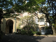 鳩山会館
