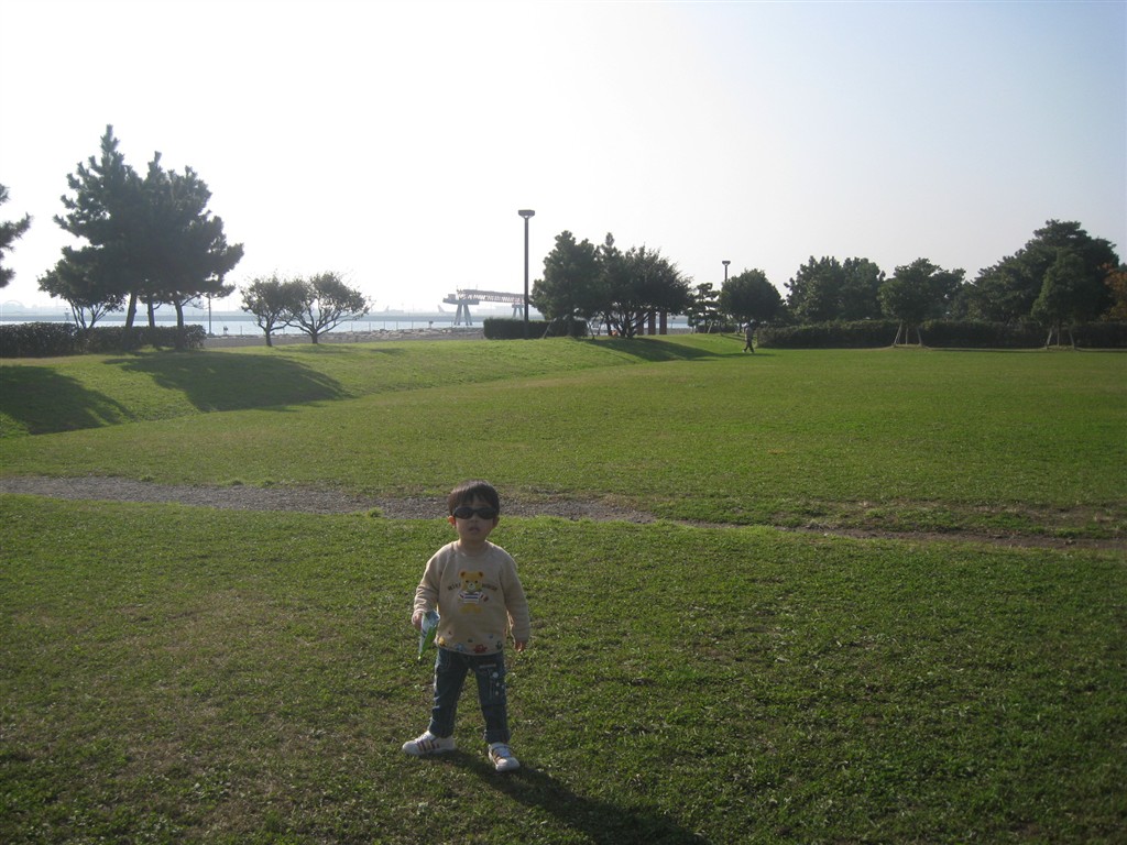 城南島海浜公園の芝生にて１